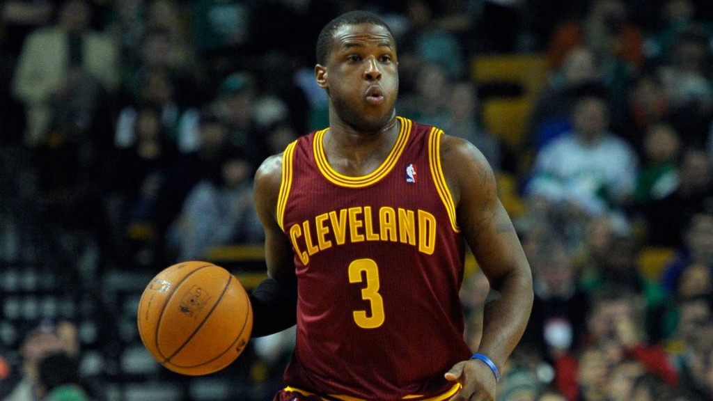 Dion Waiters dribbling Cavs